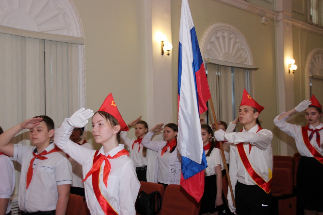 внос флага1.JPG